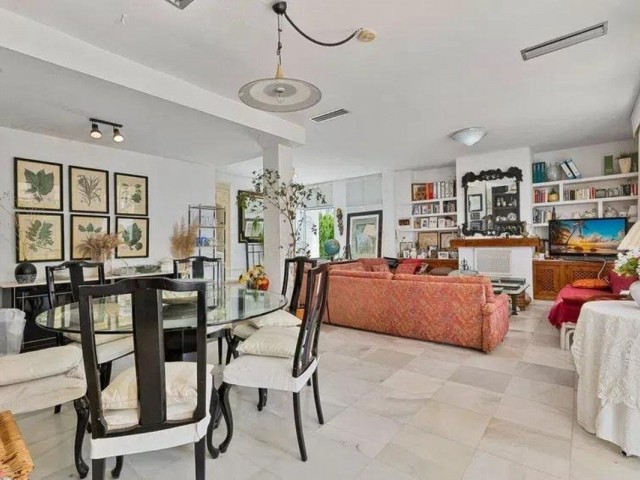 5 Bedrooms Villa in Nueva Andalucía