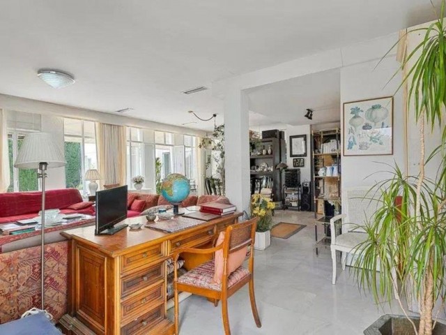 5 Bedrooms Villa in Nueva Andalucía