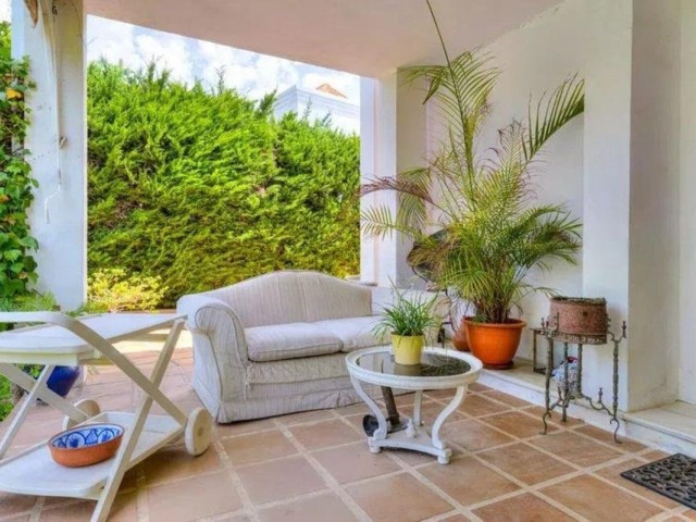 5 Bedrooms Villa in Nueva Andalucía