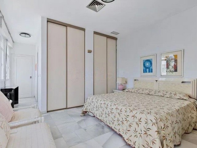 5 Bedrooms Villa in Nueva Andalucía