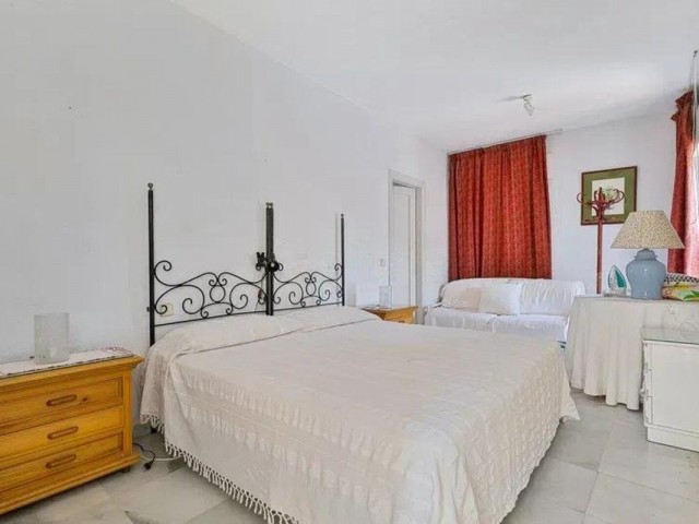 5 Bedrooms Villa in Nueva Andalucía