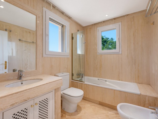 3 Bedrooms Apartment in Nueva Andalucía