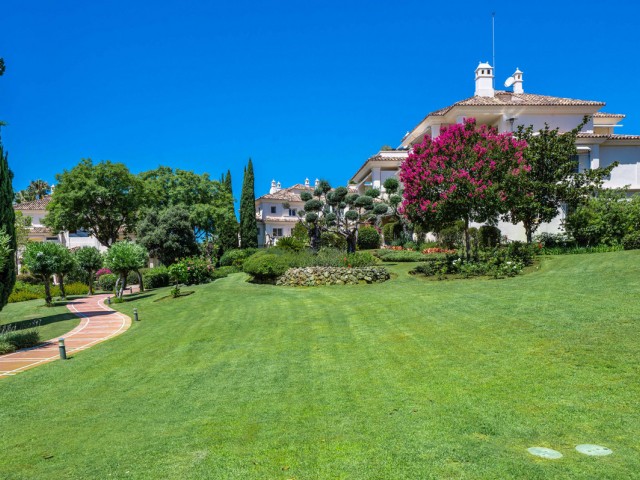 3 Bedrooms Apartment in Nueva Andalucía