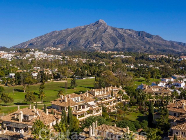 3 Bedrooms Apartment in Nueva Andalucía