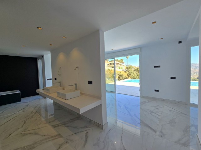 4 Bedrooms Villa in La Mairena