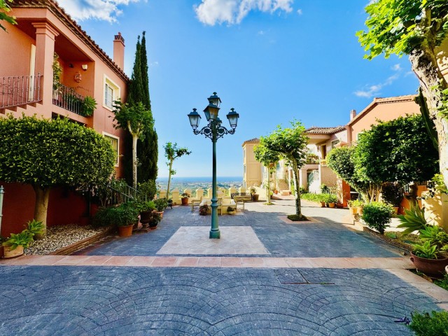 Apartment, Monte Halcones, R5219605