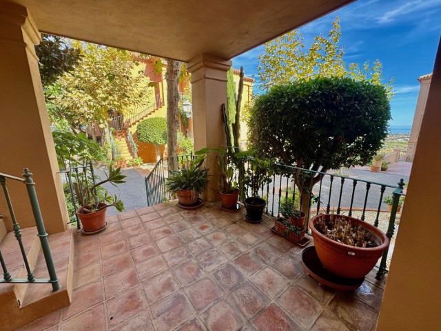 Apartment, Monte Halcones, R5219605