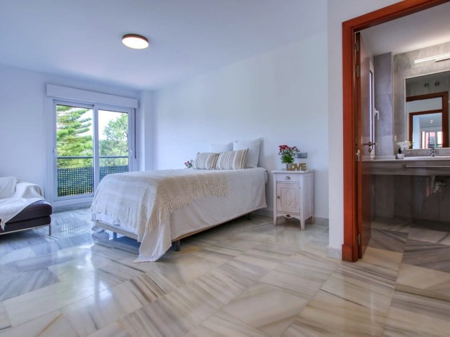 4 Makuuhuoneen Huvila Benahavís