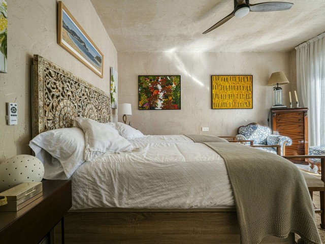 4 Bedrooms Apartment in Guadalmina Baja