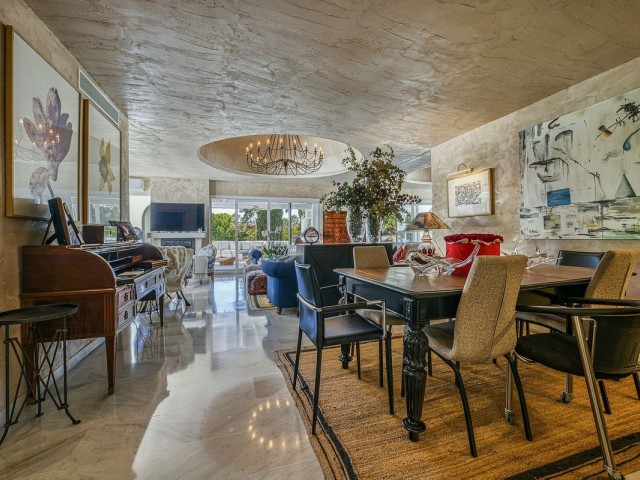 4 Bedrooms Apartment in Guadalmina Baja