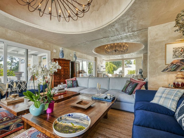 4 Bedrooms Apartment in Guadalmina Baja