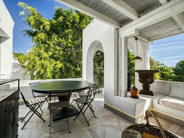 4 Bedrooms Apartment in Guadalmina Baja