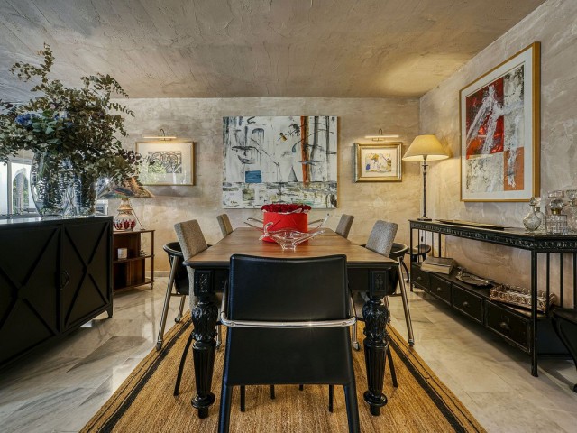 Apartamento con 4 Dormitorios  en Guadalmina Baja