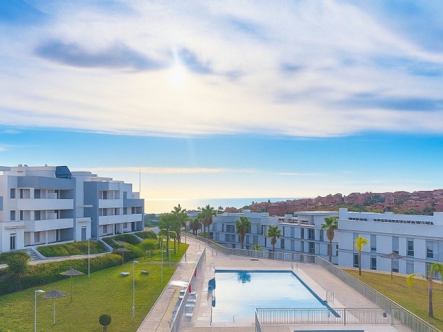 Apartamento con 2 Dormitorios  en Estepona