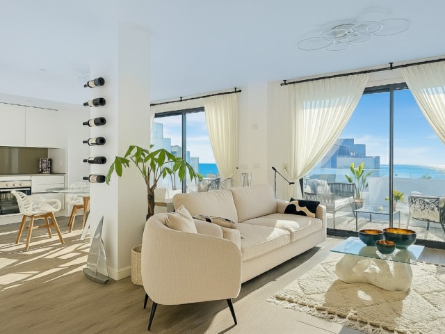 Apartamento con 2 Dormitorios  en Estepona