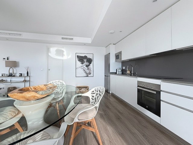 Apartamento con 2 Dormitorios  en Estepona