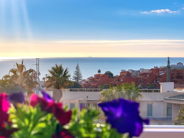 Apartamento con 2 Dormitorios  en Estepona