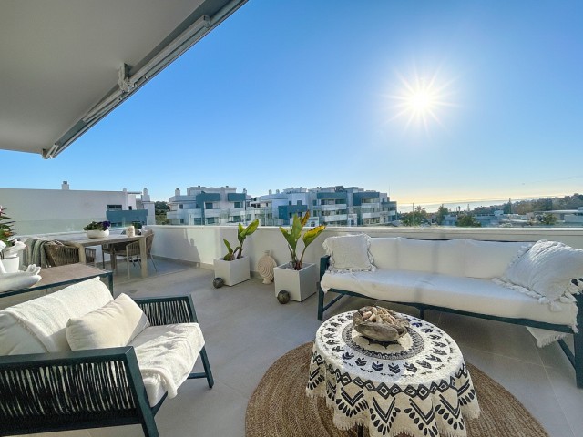 Apartamento con 2 Dormitorios  en Estepona