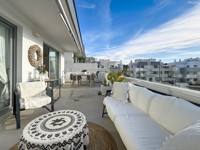 Apartamento con 2 Dormitorios  en Estepona