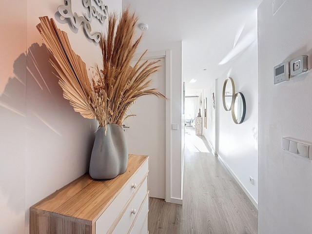 Apartamento con 2 Dormitorios  en Estepona