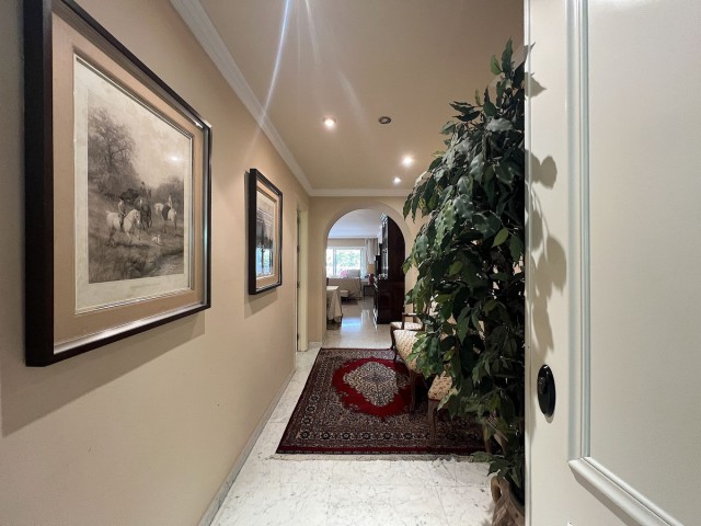 3 Bedrooms Apartment in Puerto Banús