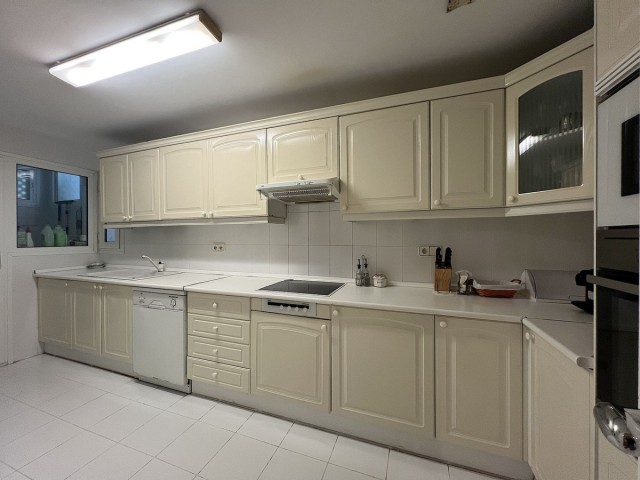 3 Bedrooms Apartment in Puerto Banús