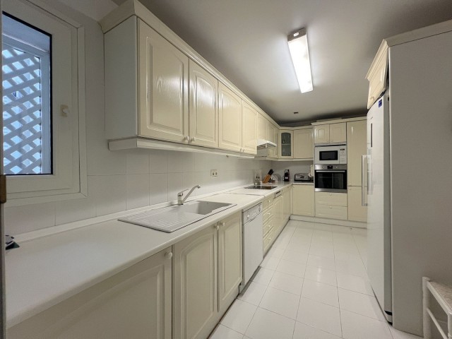 3 Bedrooms Apartment in Puerto Banús