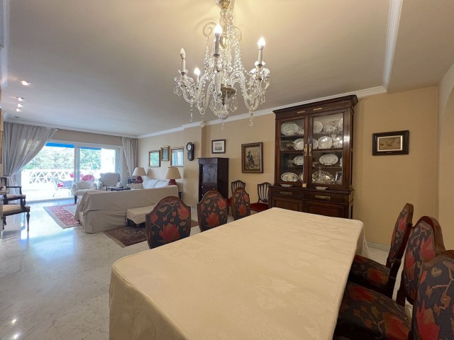3 Bedrooms Apartment in Puerto Banús
