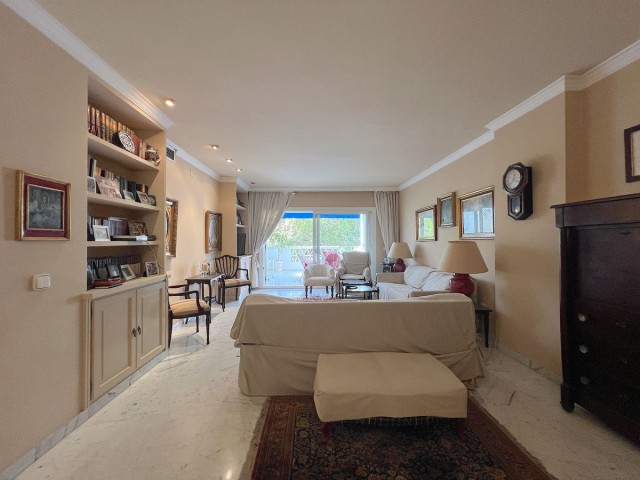 3 Bedrooms Apartment in Puerto Banús
