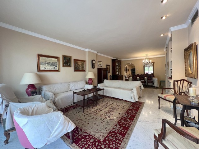3 Bedrooms Apartment in Puerto Banús