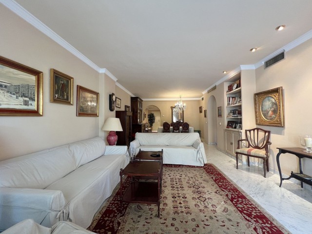 3 Bedrooms Apartment in Puerto Banús