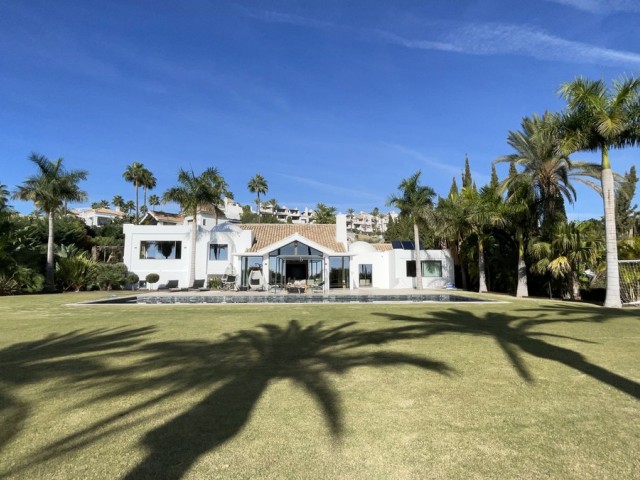 5 Sovrums Villa i Benahavís