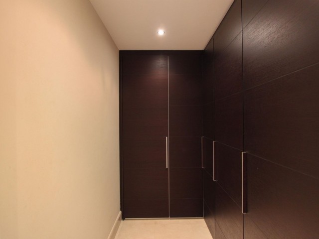 Apartamento con 2 Dormitorios  en Puerto Banús