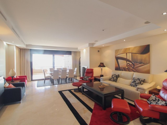 2 Bedrooms Apartment in Puerto Banús