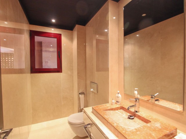 2 Bedrooms Apartment in Puerto Banús