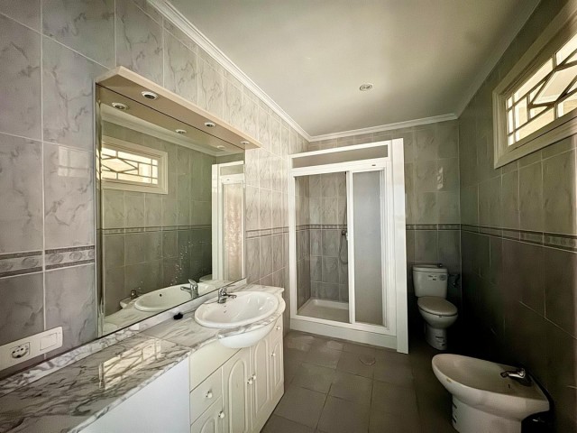 4 Bedrooms Apartment in Málaga