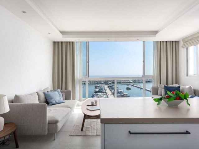 Kattohuoneisto Puerto Banús