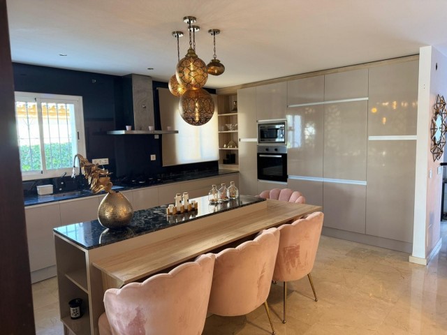 4 Soveroms Villa i Marbella