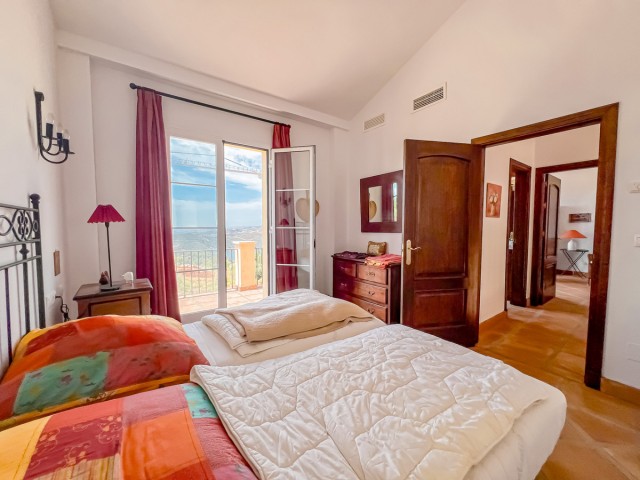 2 Schlafzimmer Villa in Istán