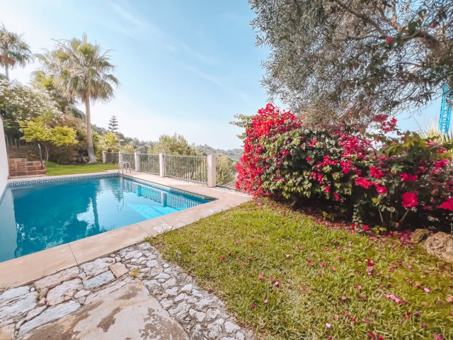 2 Schlafzimmer Villa in Istán