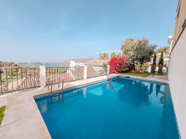 2 Schlafzimmer Villa in Istán