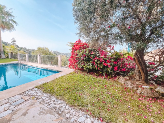 2 Schlafzimmer Villa in Istán