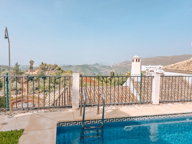 2 Schlafzimmer Villa in Istán