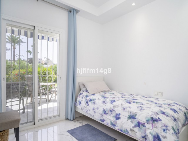 2 Makuuhuoneen Huoneisto Nueva Andalucía