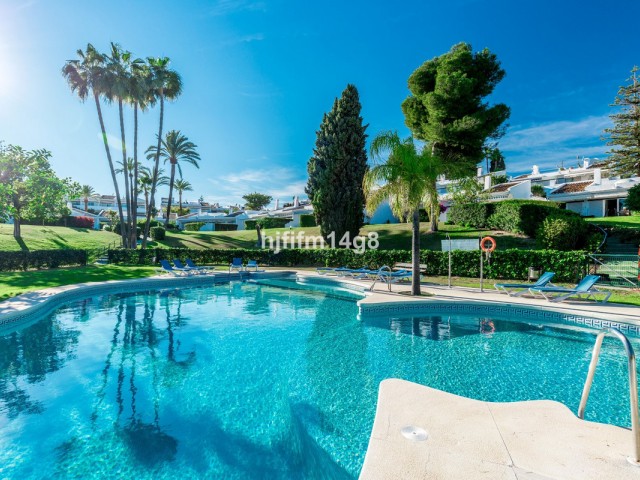 2 Makuuhuoneen Huoneisto Nueva Andalucía