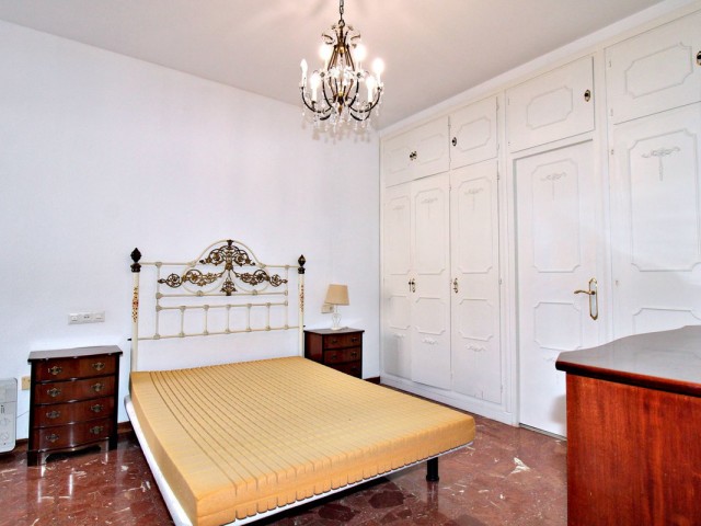 Apartamento con 3 Dormitorios  en Málaga