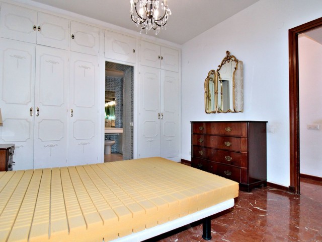 Apartamento con 3 Dormitorios  en Málaga