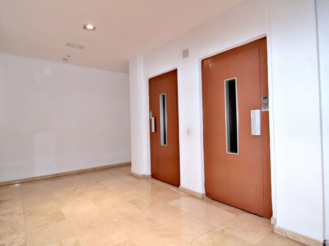 Apartamento con 3 Dormitorios  en Málaga