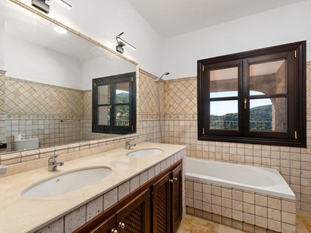 4 Schlafzimmer Villa in Casares