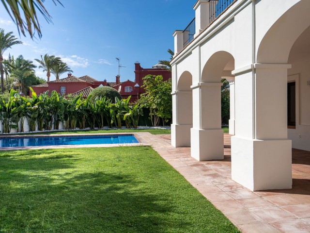 6 Slaapkamer Villa in Guadalmina Baja